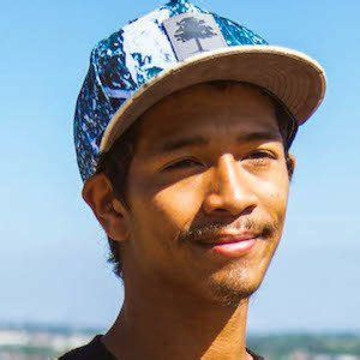 Vinnie Banh - Net Worth, Age, Height, Birthday, Bio, Wiki!
